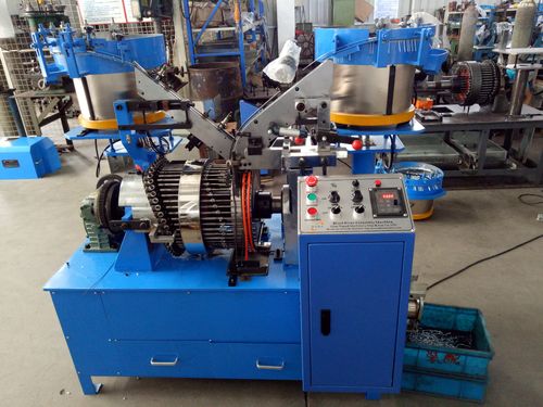 trường hợp công ty mới nhất về Nhà cung cấp ô tô Đức nâng cấp sản xuất với máy làm đinh tán tiên tiến