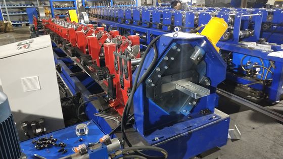 Máy cán cuộn có thể hoán đổi cho xà gồ C / Z
